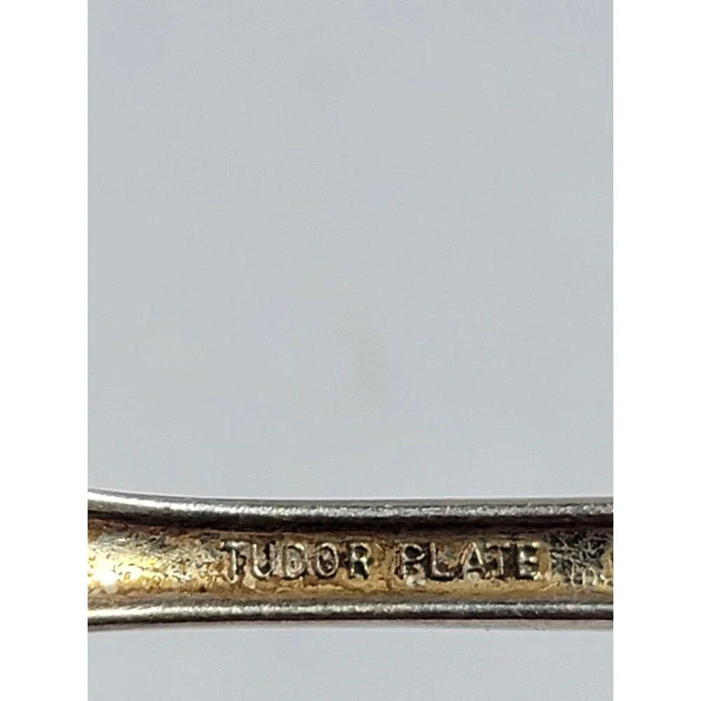 Vintage 1946 Oneida Community Tudor Plate Queen Bess II Silverplate Spoon